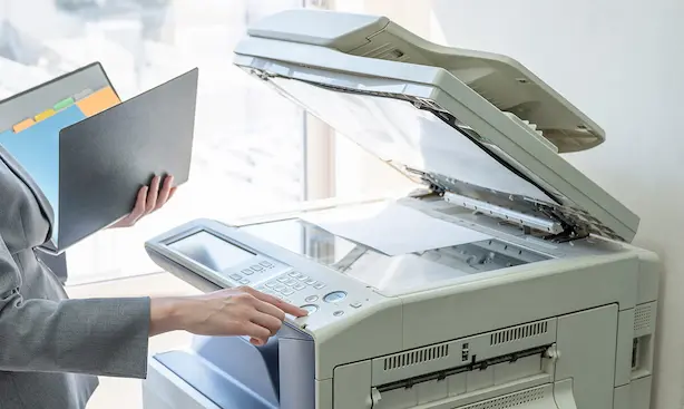 ひかり電話 店舗やオフィスに電話を導入するなら NTTひかり電話 通話料 全国一律3分間8円でお得 さらに電話加入権36,000円が不要0円!